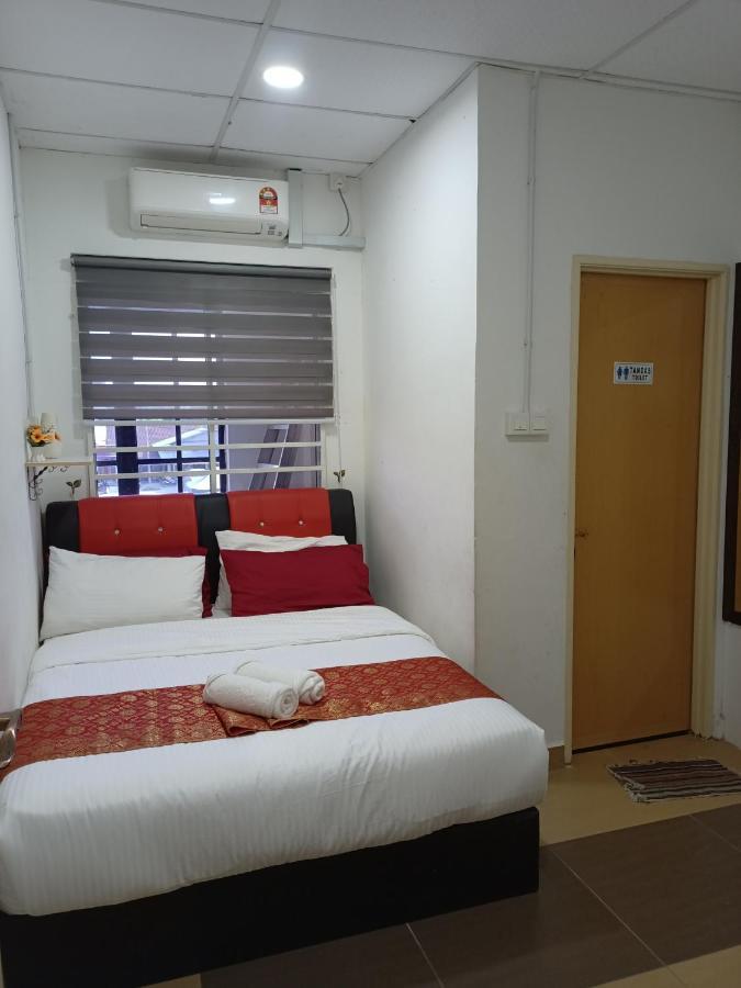 Hotel Aban Transit House Kampung Kuala Besut Exterior foto