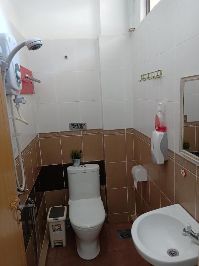 Hotel Aban Transit House Kampung Kuala Besut Exterior foto